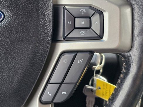 Used 2019 Ford F250 Lariat image 13