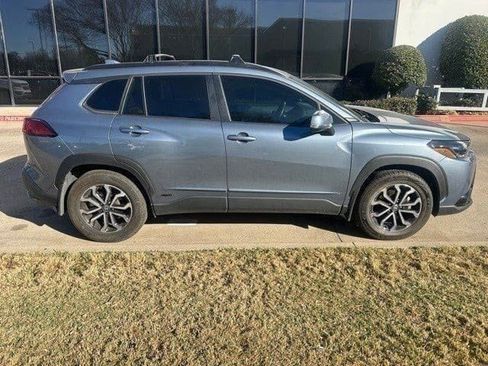 Certified 2024 Toyota Corolla Cross SE image 6