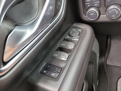 Used 2023 Chevrolet Suburban RST w/ Luxury Package AWD/4WD image 14