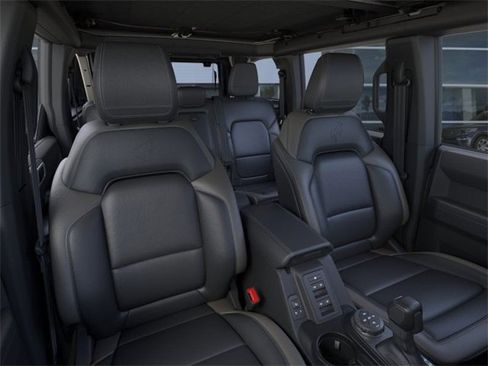 New 2025 Ford Bronco Outer Banks w/ Sasquatch Package image 10