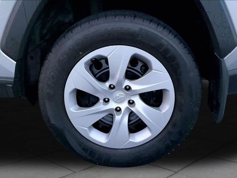 Used 2024 Toyota RAV4 LE FWD image 11