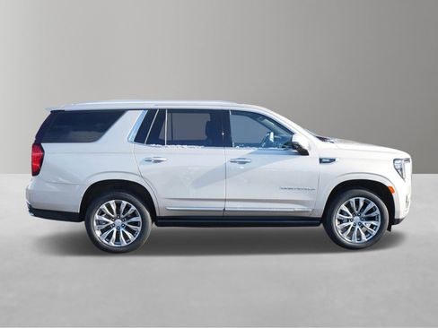 Used 2021 GMC Yukon Denali w/ Denali Premium Package image 5