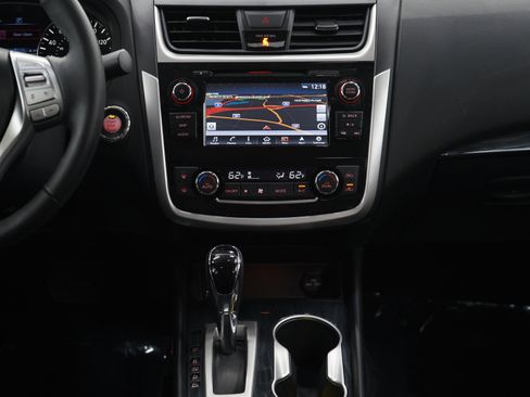 Used 2018 Nissan Altima 2.5 SL w/ 2.5 SL Technology Package FWD image 15