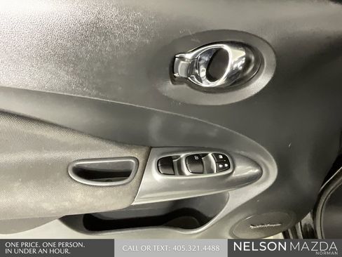 Used 2015 Nissan Juke SV w/ Technology Package image 18