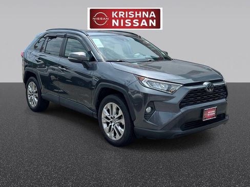 Used 2020 Toyota RAV4 XLE Premium FWD image 1