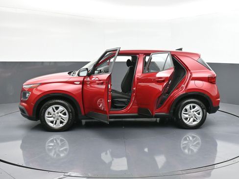 Used 2021 Hyundai Venue SE image 37