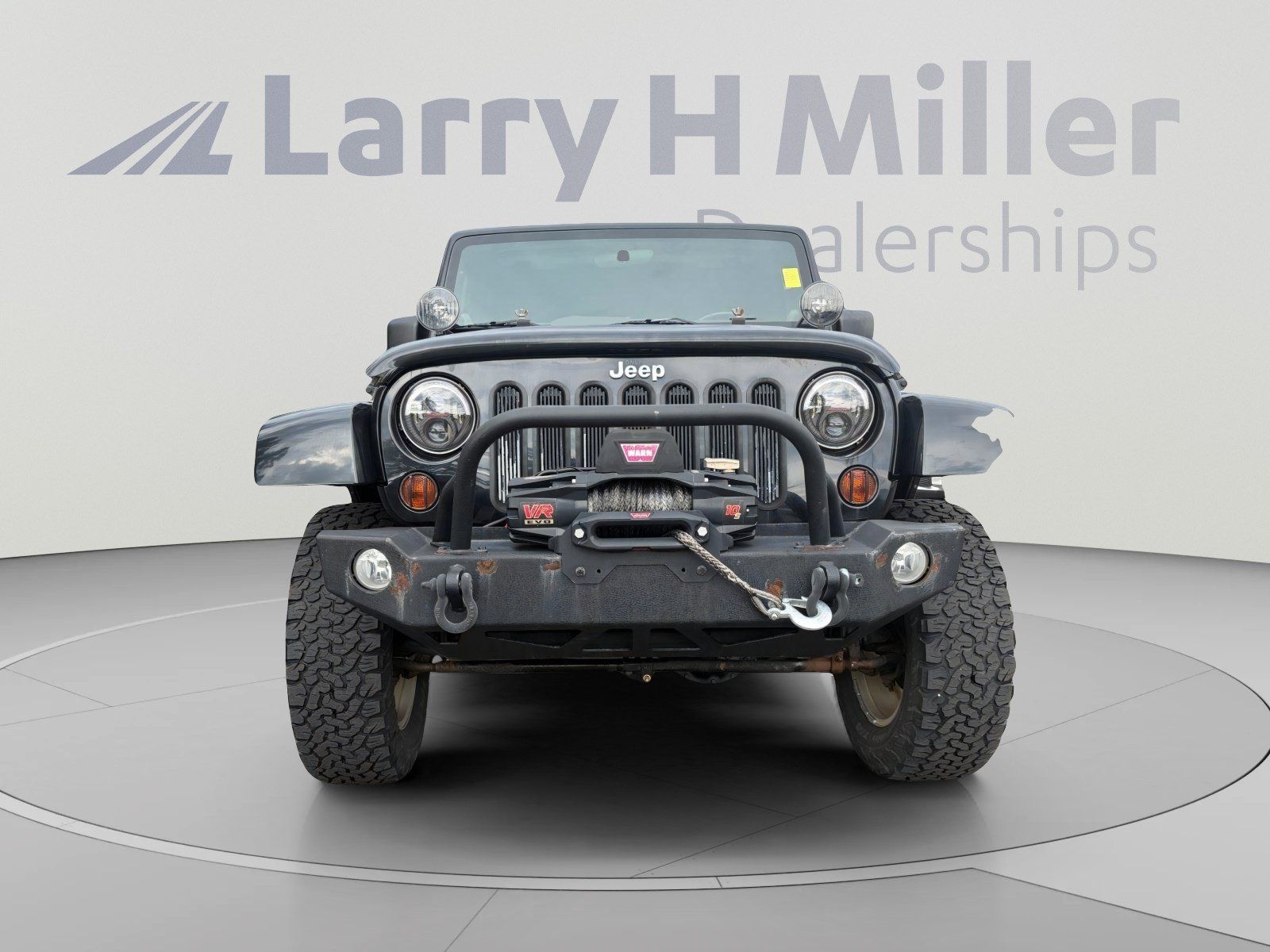 Used 2011 Jeep Wrangler Unlimited Sahara w/ Connectivity Group AWD/4WD image 8