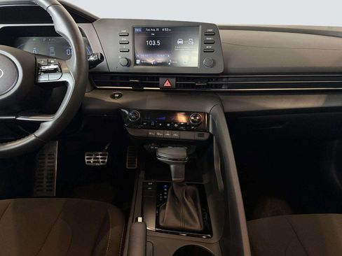 Used 2025 Hyundai Elantra Sport FWD image 22