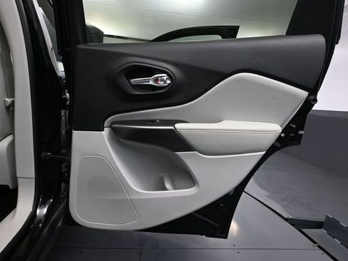 Used 2019 Jeep Cherokee Limited w/ Trailer Tow Group image 42