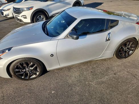 Used 2019 Nissan 370Z Coupe image 6