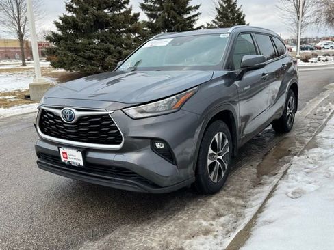 Certified 2020 Toyota Highlander XLE image 38