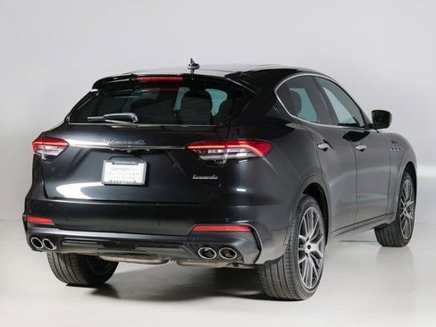 Used 2022 Maserati Levante Modena AWD/4WD image 2