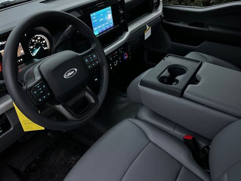 New 2026 Ford F250 XL w/ XL Chrome Package image 11
