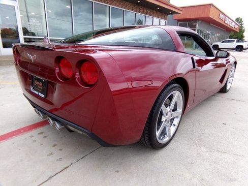Used 2007 Chevrolet Corvette Coupe w/ Preferred Equipment Group RWD image 5