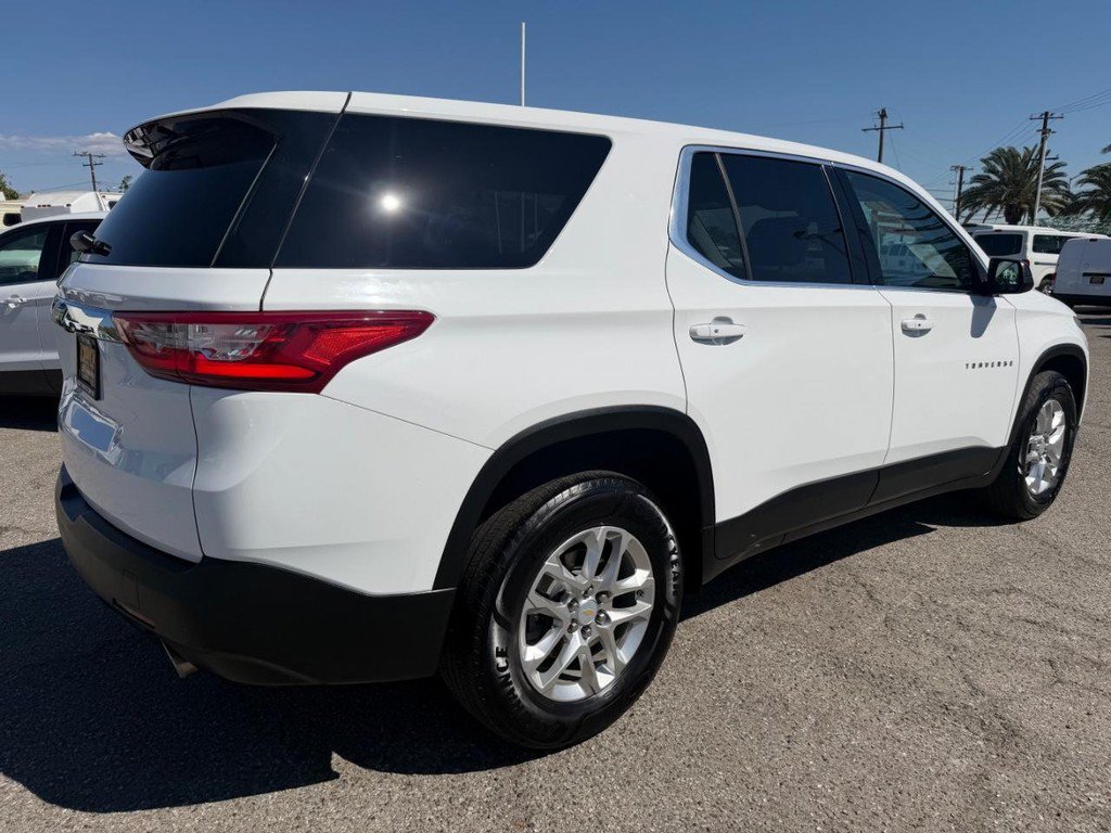 Used 2021 Chevrolet Traverse LS FWD image 6