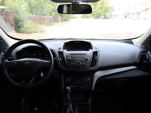 Used 2017 Ford Escape SE image 16