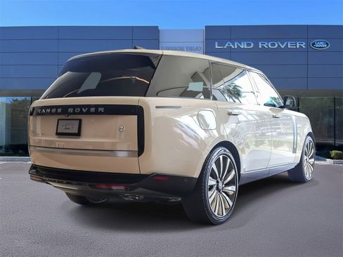New 2024 Land Rover Range Rover SV image 5