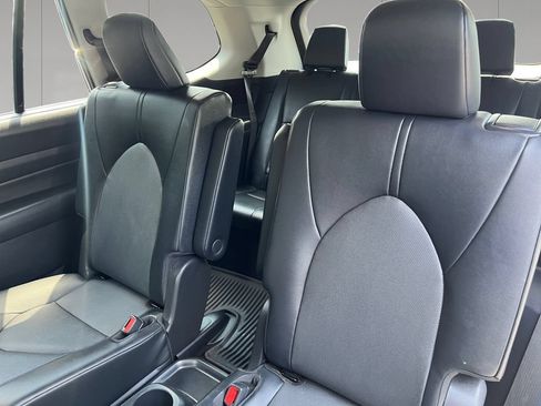 Used 2024 Toyota Grand Highlander AWD image 15