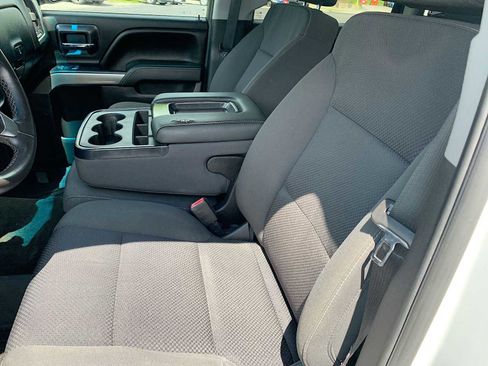 Used 2018 Chevrolet Silverado 1500 LT w/ Trailering Package AWD/4WD image 17