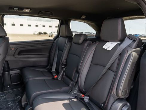 Used 2023 Honda Odyssey Sport image 12