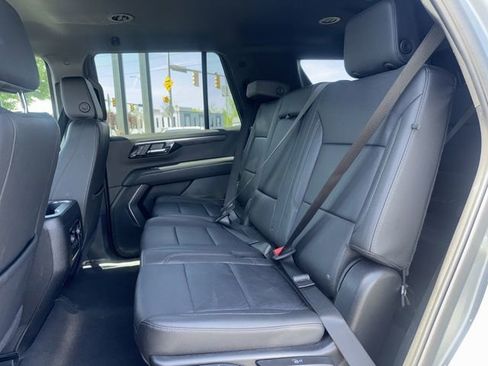 Used 2025 Chevrolet Tahoe LT AWD/4WD image 11