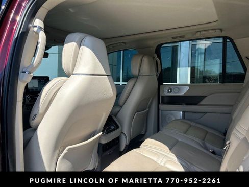 Used 2019 Lincoln Navigator Reserve image 4