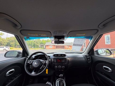 Used 2014 Kia Soul + FWD image 14