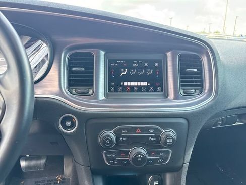 Used 2018 Dodge Charger SXT w/ Blacktop Package RWD image 18