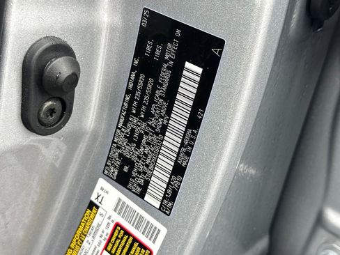 Used 2025 Toyota Highlander Platinum image 25