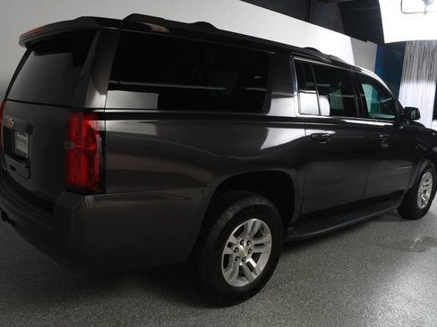 Used 2017 Chevrolet Suburban LS RWD image 9