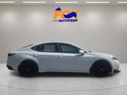 New 2026 Toyota Camry SE image 5