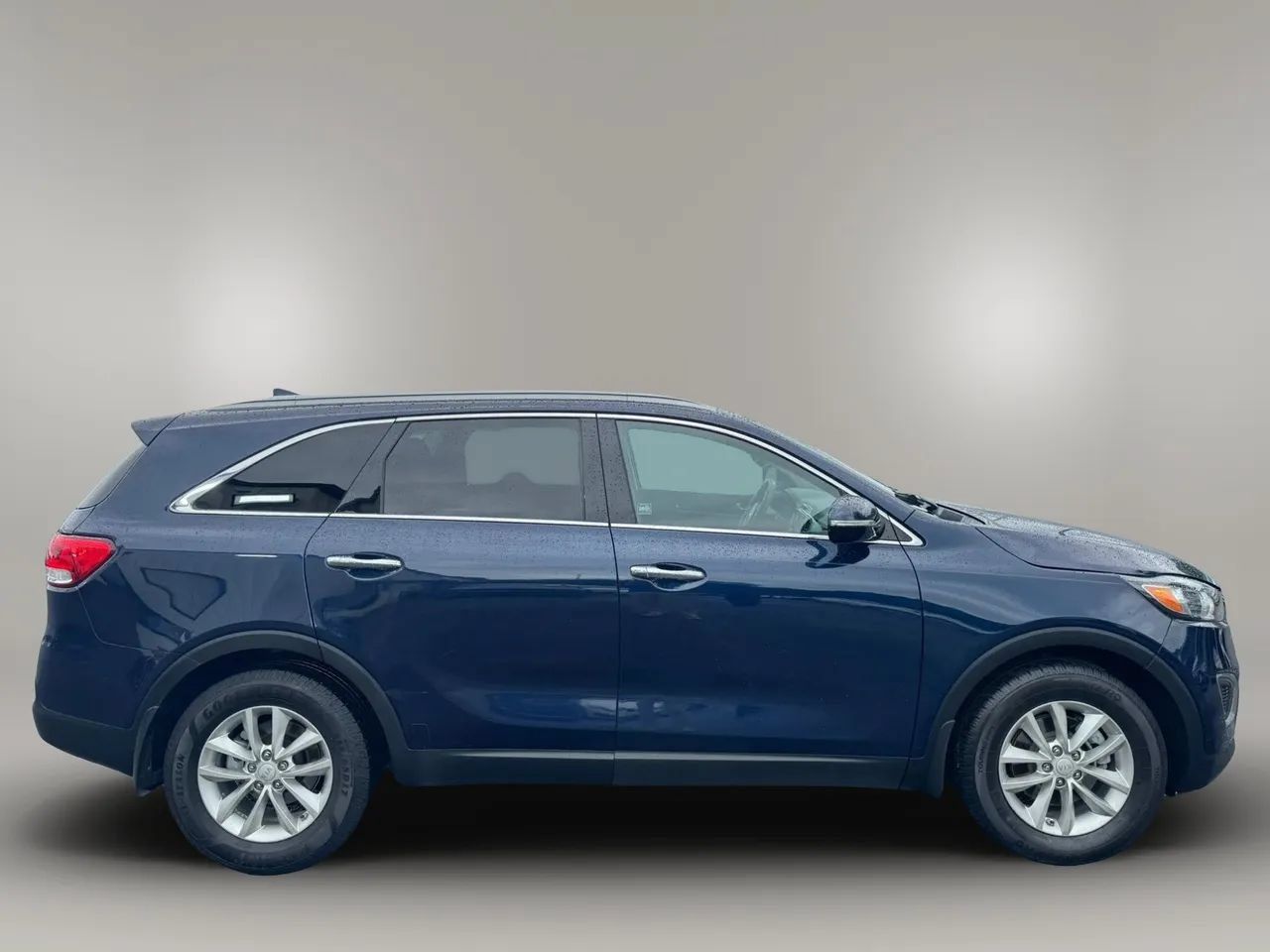 Used 2016 Kia Sorento FWD image 4