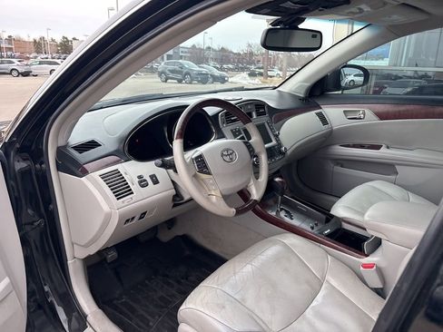 Used 2012 Toyota Avalon Limited image 9