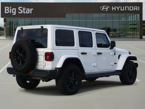 Used 2020 Jeep Wrangler Unlimited Sahara image 4