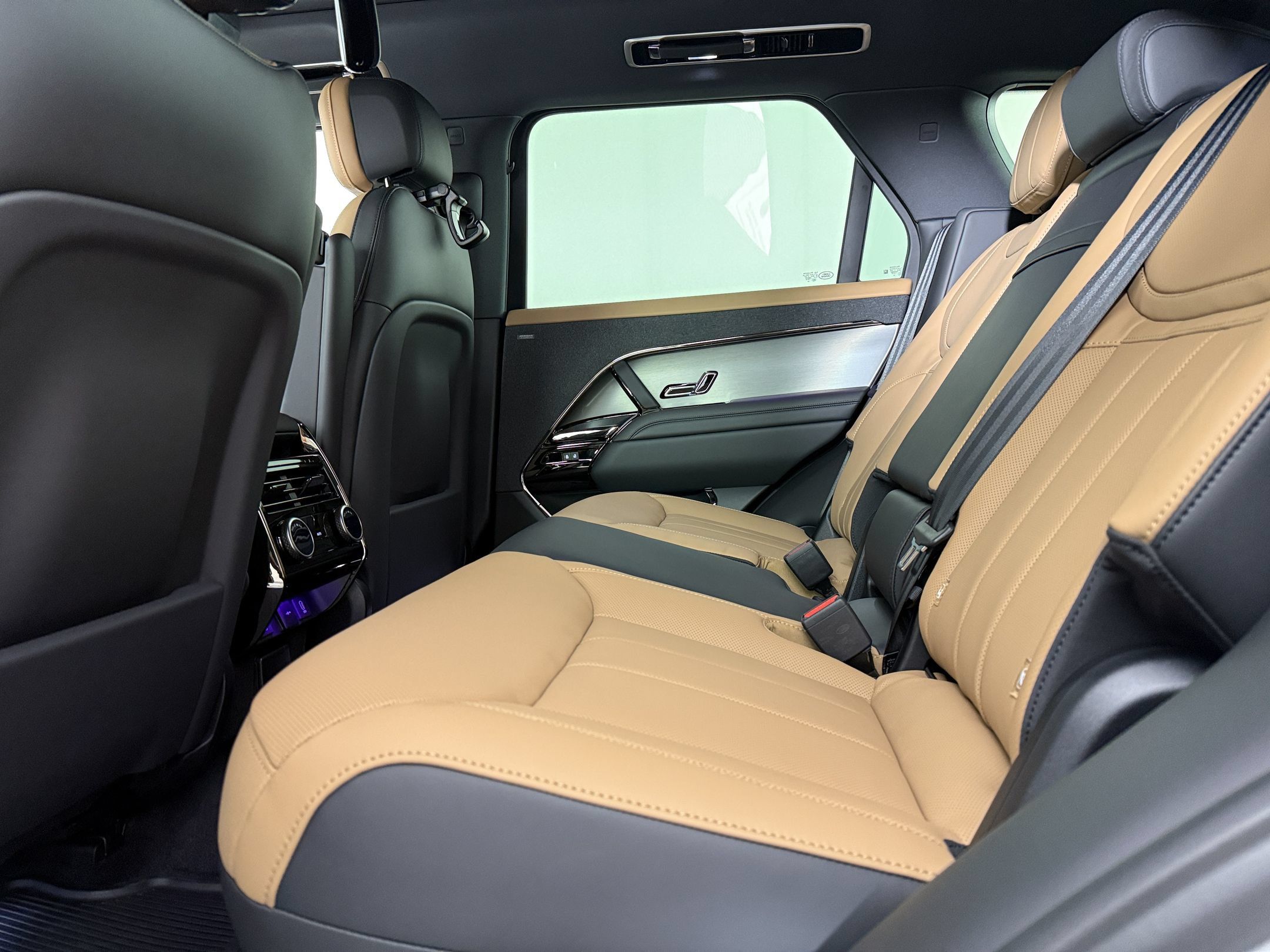 New 2027 Land Rover Range Rover Sport Dynamic SE AWD/4WD image 22