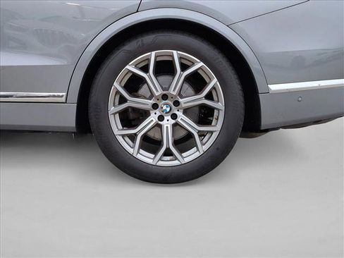 Used 2023 BMW X7 xDrive40i w/ Premium Package image 27