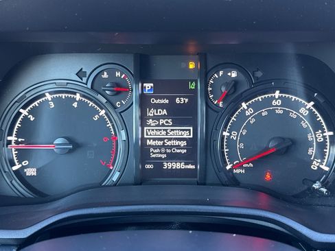 Used 2022 Toyota 4Runner SR5 image 39