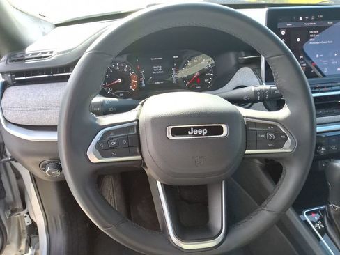 Used 2024 Jeep Compass Latitude AWD/4WD image 13