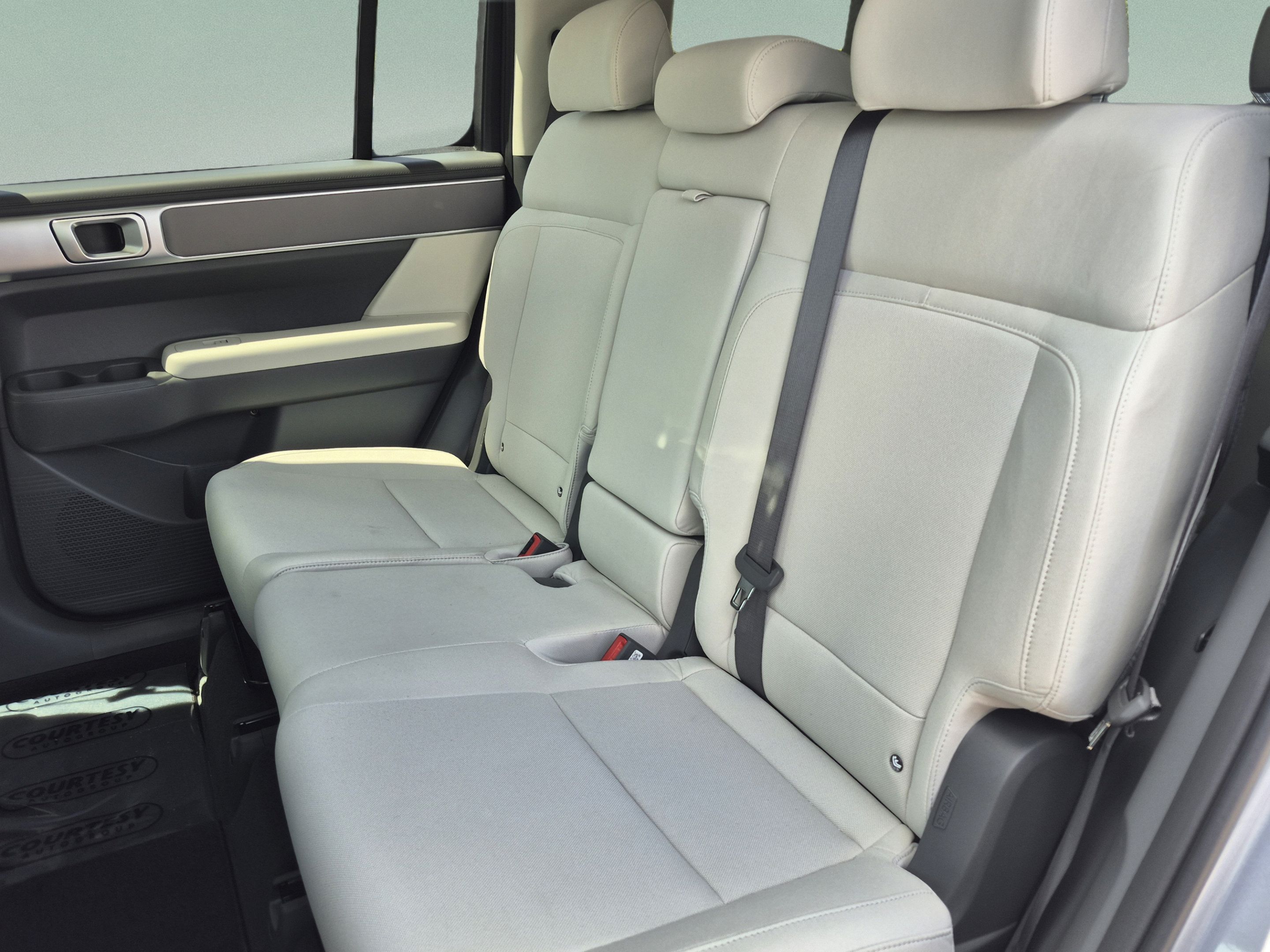 New 2027 Hyundai Santa Fe SE FWD image 19