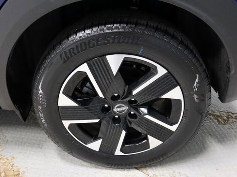 Certified 2025 Nissan Kicks SV image 18