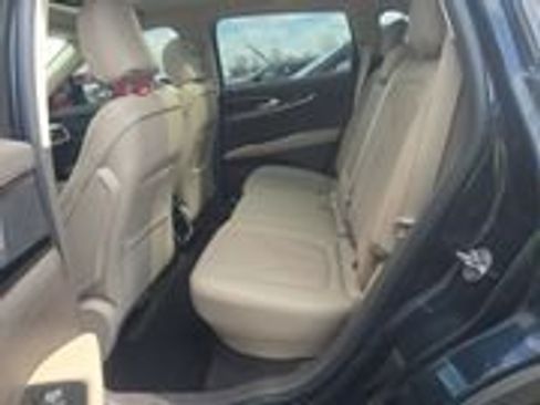 Used 2022 Lincoln Nautilus Reserve AWD/4WD image 4