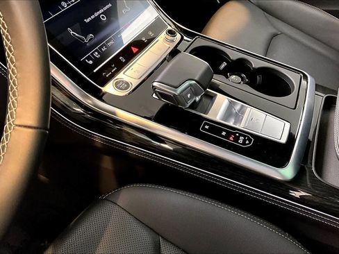 Certified 2025 Audi Q8 Premium Plus w/ Premium Plus Package image 17