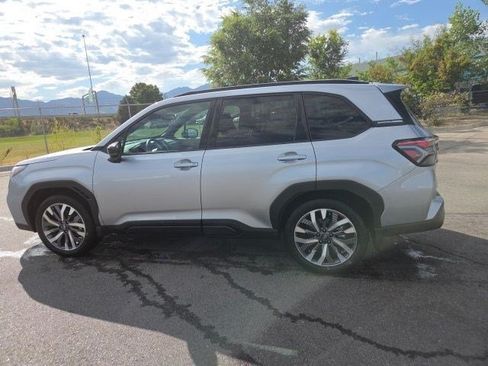 Used 2026 Subaru Forester Touring AWD/4WD image 7
