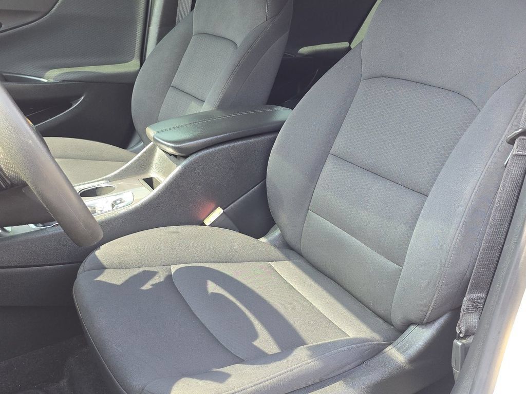 Used 2022 Chevrolet Malibu LT FWD image 24