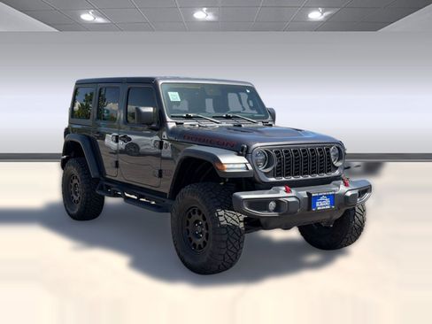 Used 2024 Jeep Wrangler Unlimited Rubicon w/ Convenience Group AWD/4WD image 7