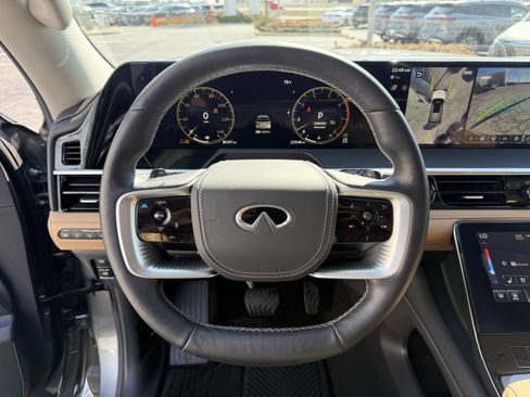 Certified 2025 INFINITI QX80 Sensory image 18