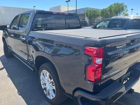 Used 2023 Chevrolet Silverado 1500 High Country w/ High Country Premium Package AWD/4WD image 10