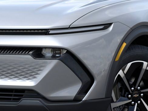 New 2026 Chevrolet Equinox EV LT image 10