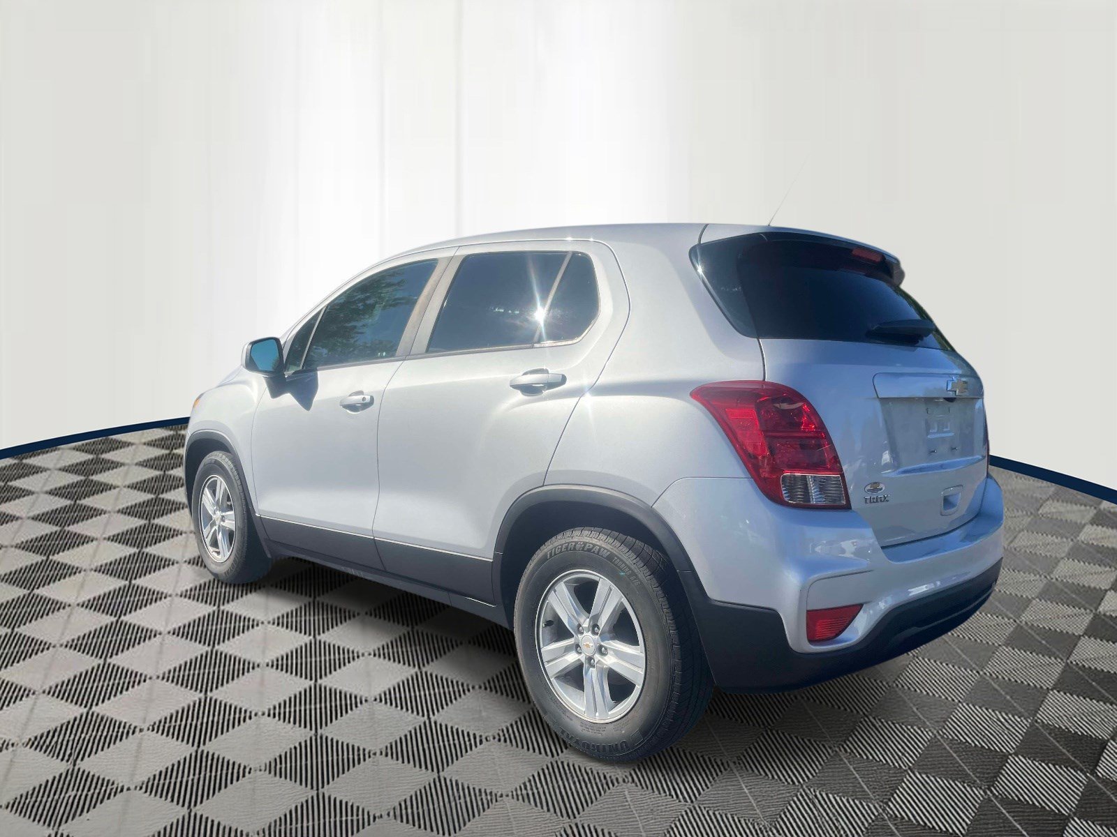 Used 2020 Chevrolet Trax LS w/ Tint and Cruise Package FWD image 6