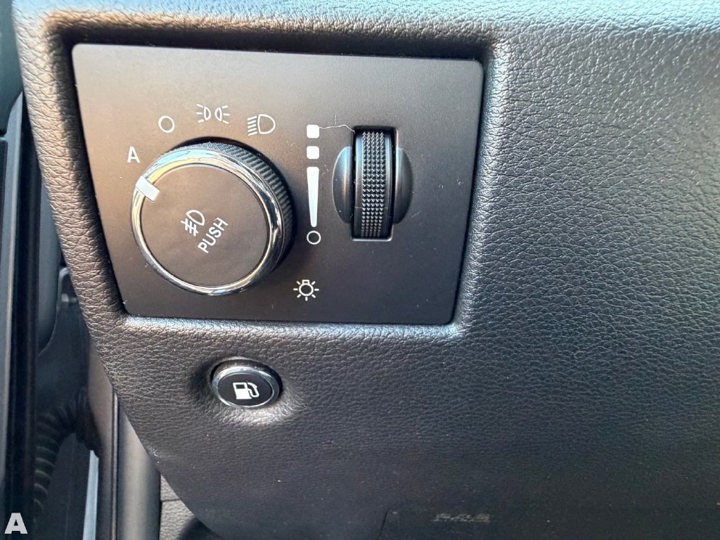 Used 2018 Jeep Grand Cherokee Limited AWD/4WD image 7